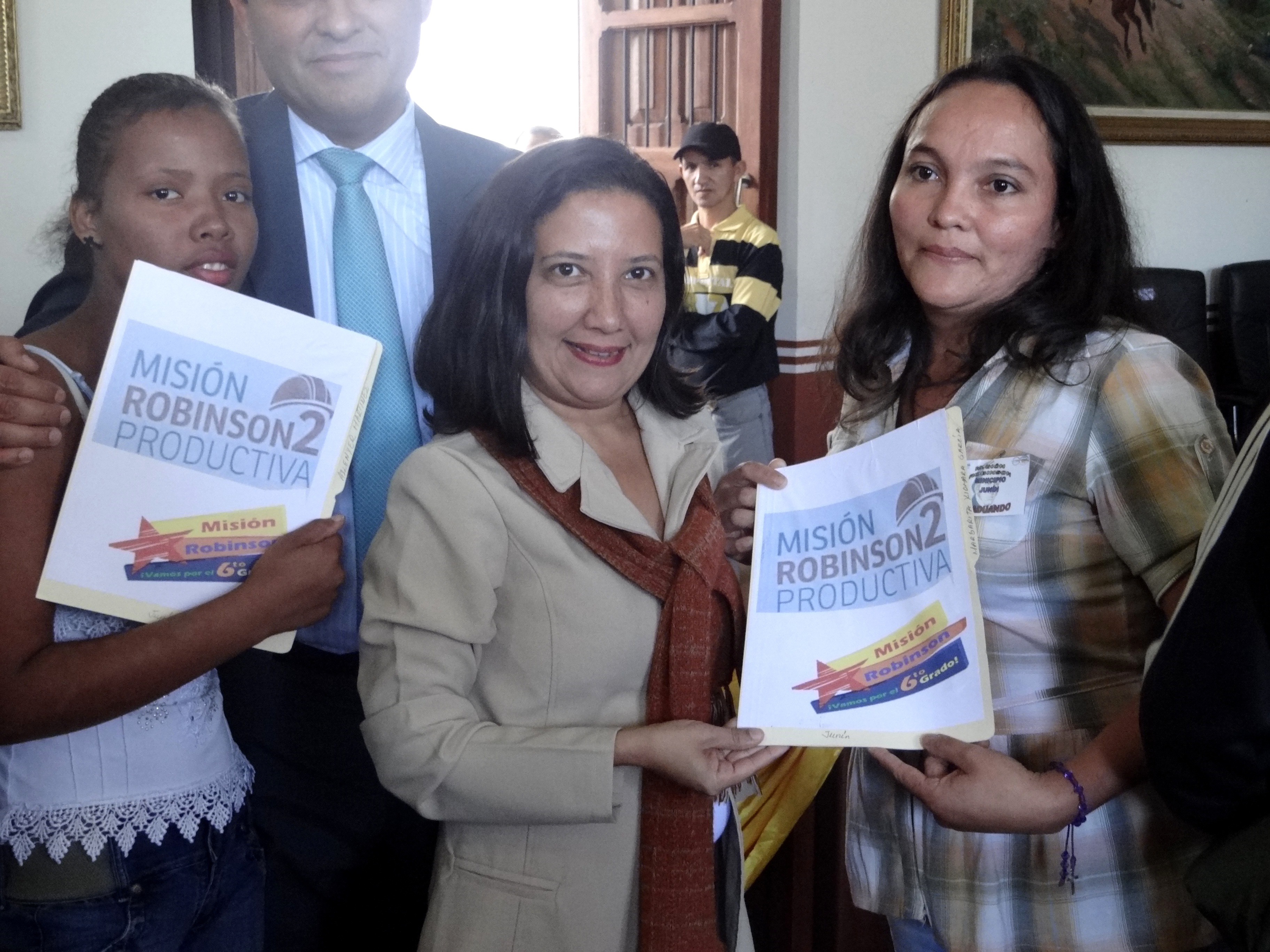Sesión Especial por el Décimo Tercer Aniversario de la Misión Robinson12
