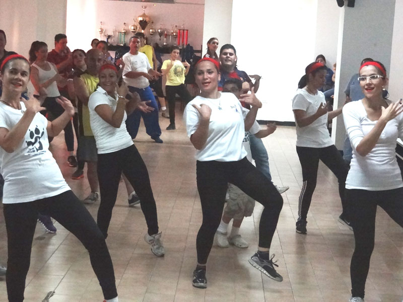 Bailoterapia Día del Empleado Público 15