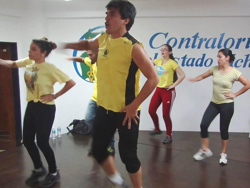 Bailoterapia Día del Empleado Público 30