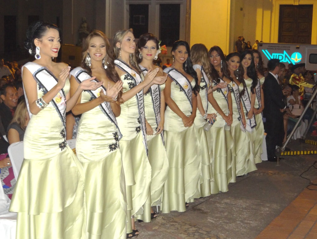 sesión solemne 1er bando de feria 201412