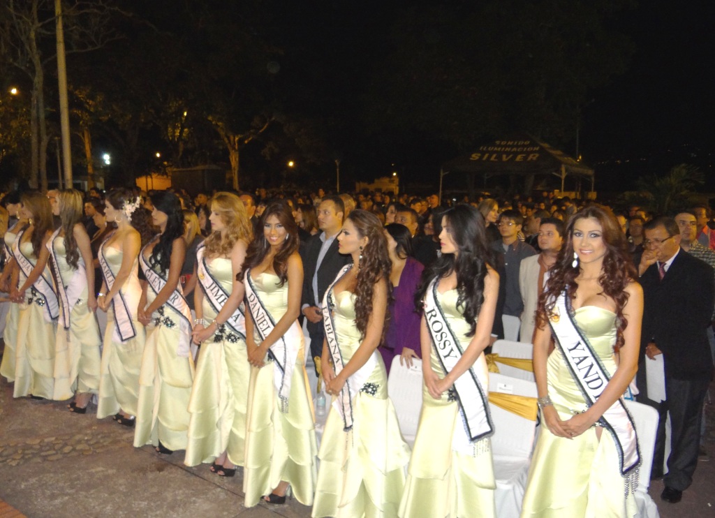 sesión solemne 1er bando de feria 201414