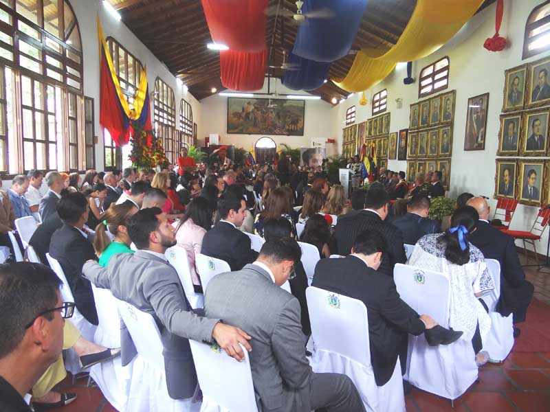 Condecoración Día del Abogado3