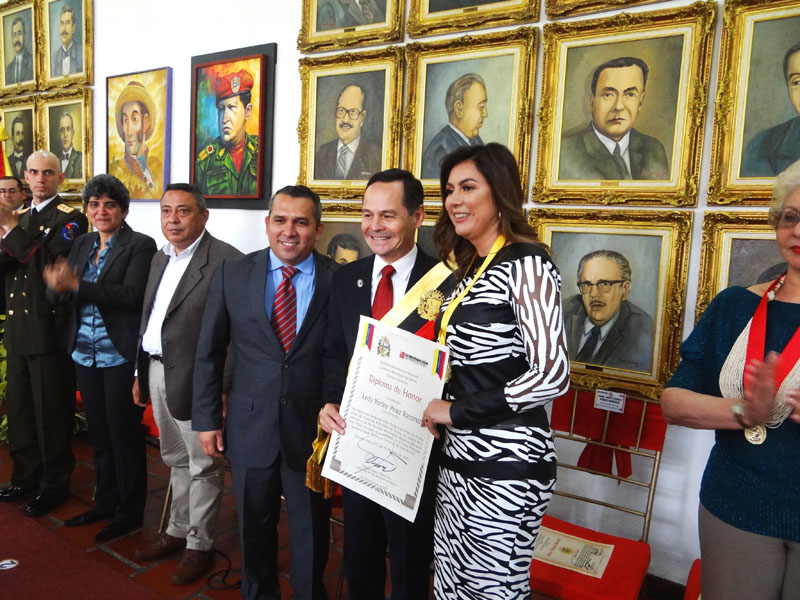 Condecoración Día del Abogado5