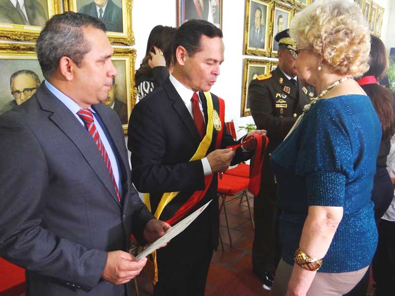 Condecoración Día del Abogado8