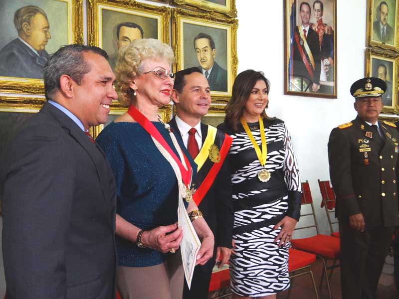 Condecoración Día del Abogado10