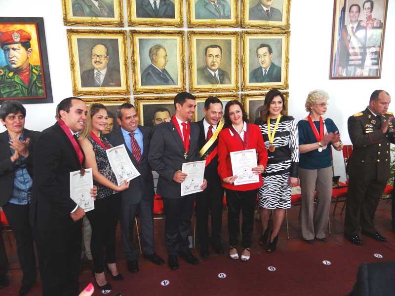 Condecoración Día del Abogado11