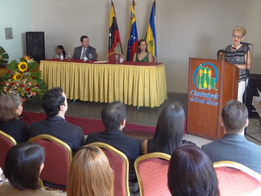 Condecoración de funcionarios por años de servicio CET3