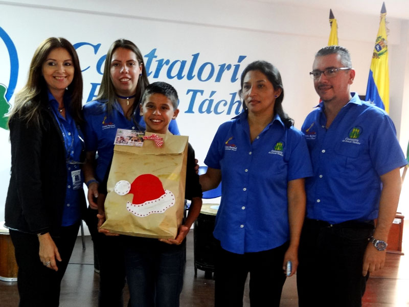 Entrega de Regalos Casa Hogar Ciudad de los Muchachos2