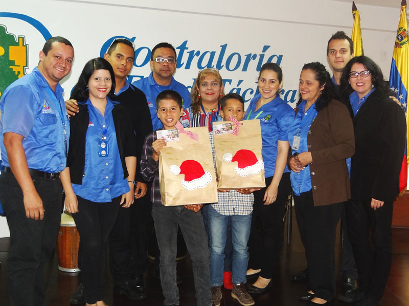 Entrega de Regalos Casa Hogar Ciudad de los Muchachos10