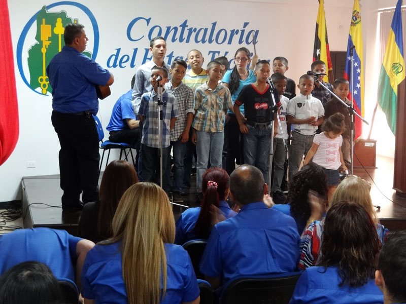Entrega de Regalos Casa Hogar Ciudad de los Muchachos15