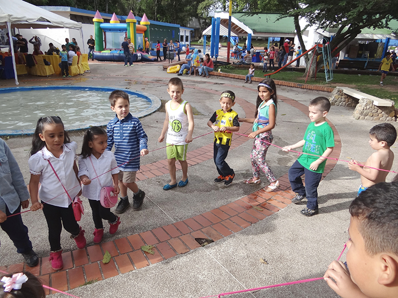 Fiesta Infantil de Navidad niños y niñas cet14