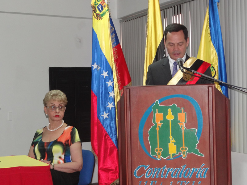 Gobernador del Estado Entrega Memoria y Cuenta Ejercicio Fiscal 20159