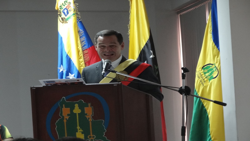 Gobernador del Estado Entrega Memoria y Cuenta Ejercicio Fiscal 201510