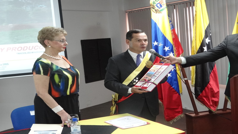 Gobernador del Estado Entrega Memoria y Cuenta Ejercicio Fiscal 201520