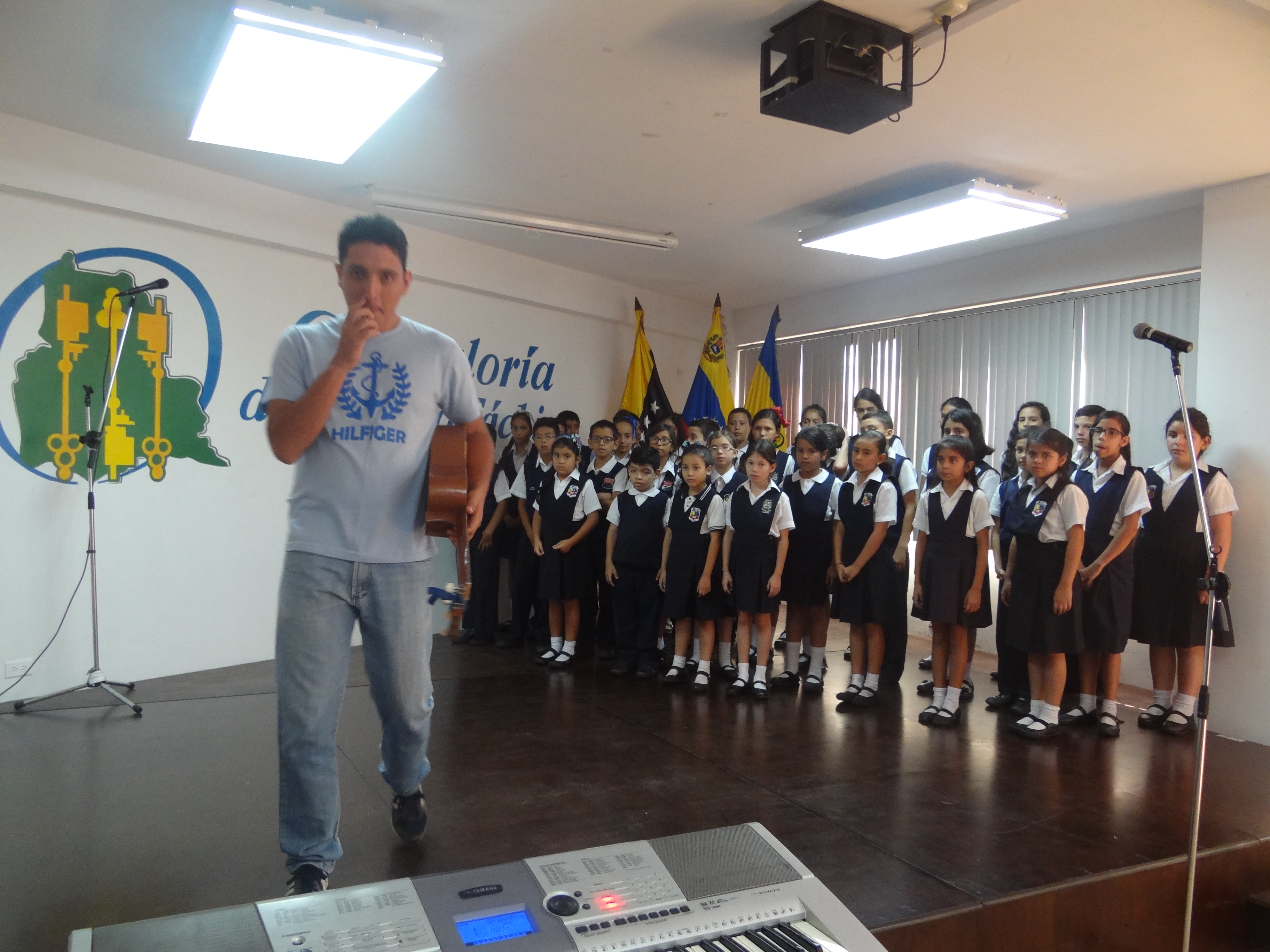Grabación de Himnos con Niños del Programa la Contraloría va a la Escuela 6