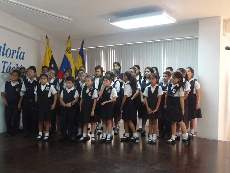 Grabación de Himnos con Niños del Programa la Contraloría va a la Escuela 9
