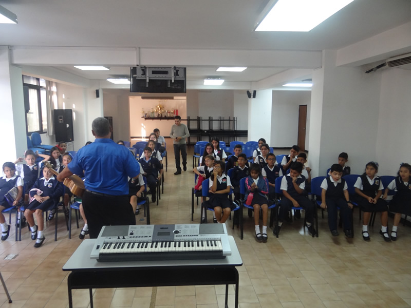 Grabación de Himnos con Niños del Programa la Contraloría va a la Escuela 10