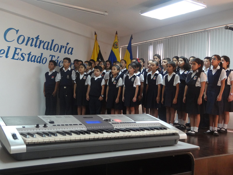 Grabación de Himnos con Niños del Programa la Contraloría va a la Escuela 11