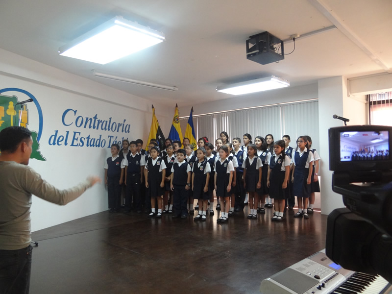Grabación de Himnos con Niños del Programa la Contraloría va a la Escuela 16