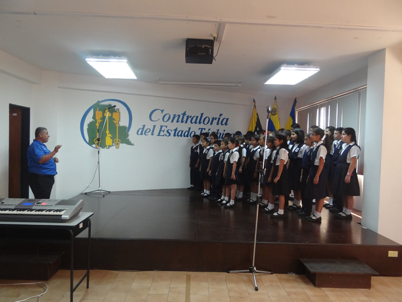 Grabación de Himnos con Niños del Programa la Contraloría va a la Escuela 19