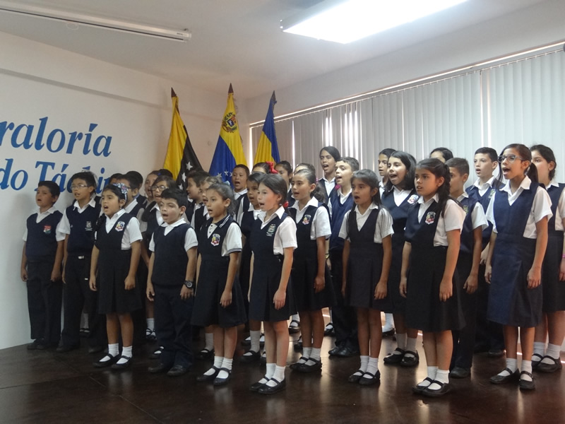 Grabación de Himnos con Niños del Programa la Contraloría va a la Escuela 31