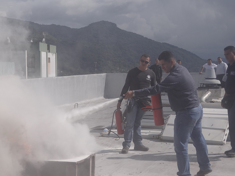 Taller y Simulacro de Incendios 2