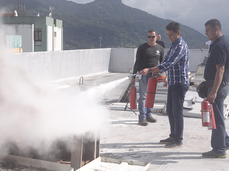 Taller y Simulacro de Incendios 3