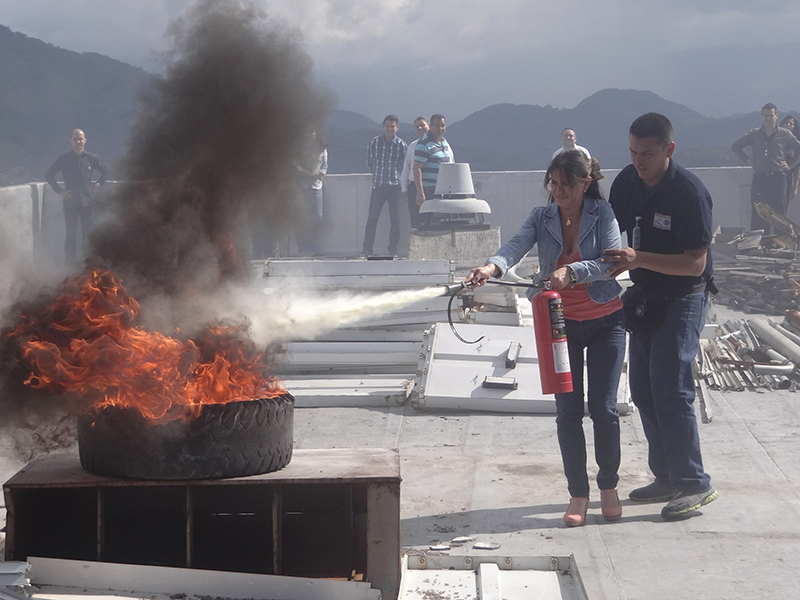 Taller y Simulacro de Incendios 8