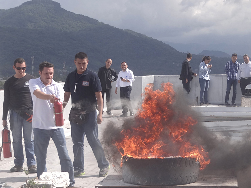 Taller y Simulacro de Incendios 9