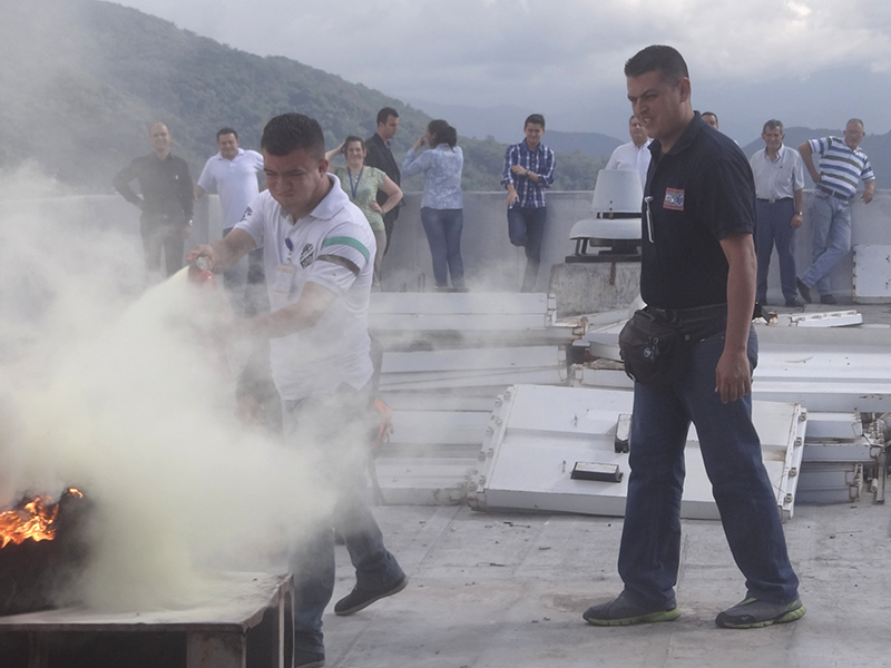 Taller y Simulacro de Incendios 11