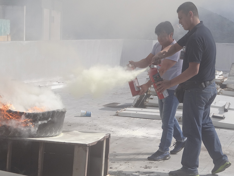 Taller y Simulacro de Incendios 13