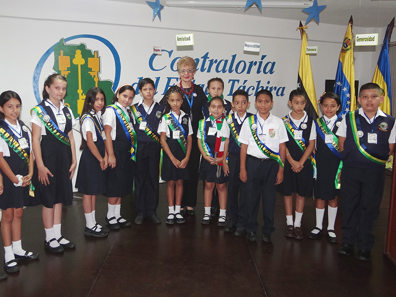 XII Juramentación de niños y niñas contralores4