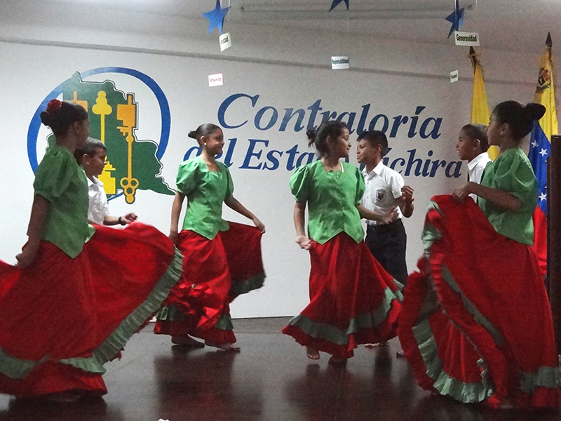 XII Juramentación de niños y niñas contralores5