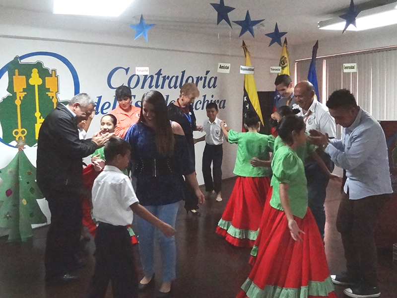 XII Juramentación de niños y niñas contralores6