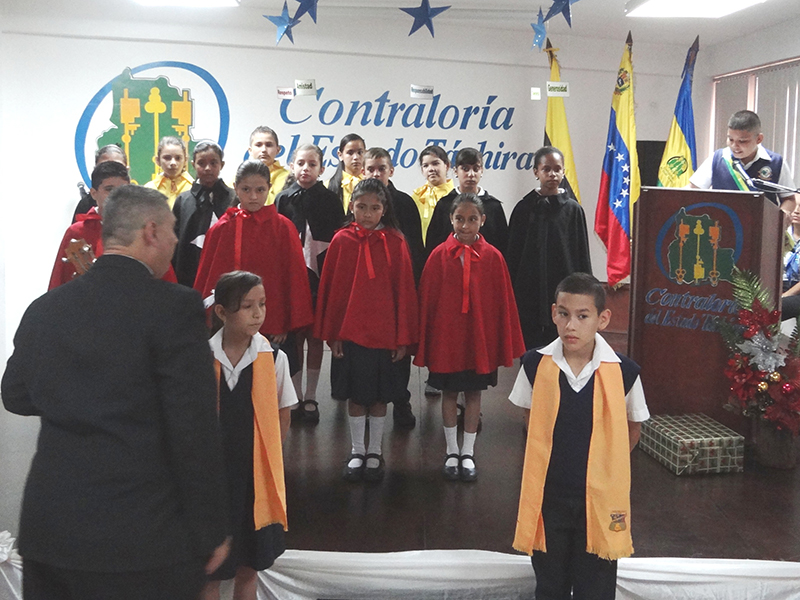 XII Juramentación de niños y niñas contralores12
