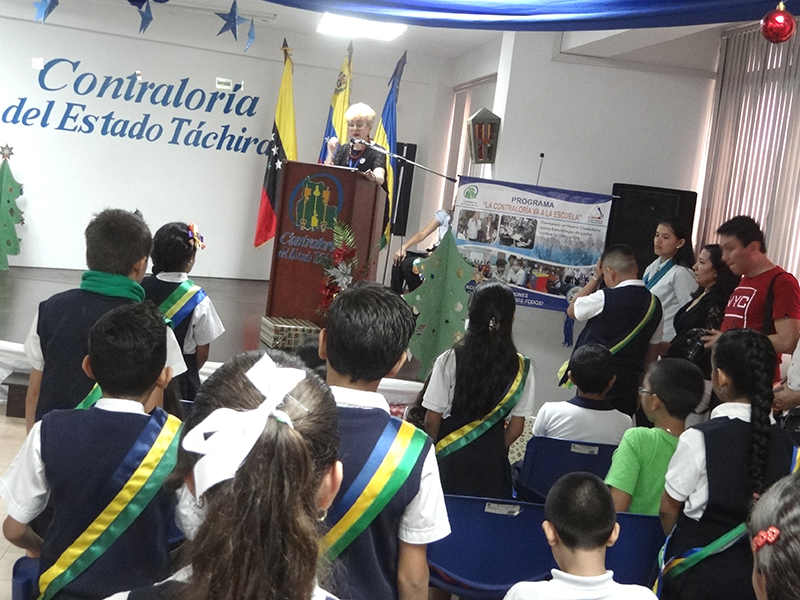 XII Juramentación de niños y niñas contralores18