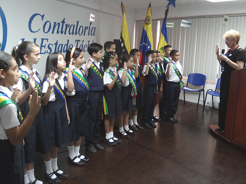 XII Juramentación de niños y niñas contralores19