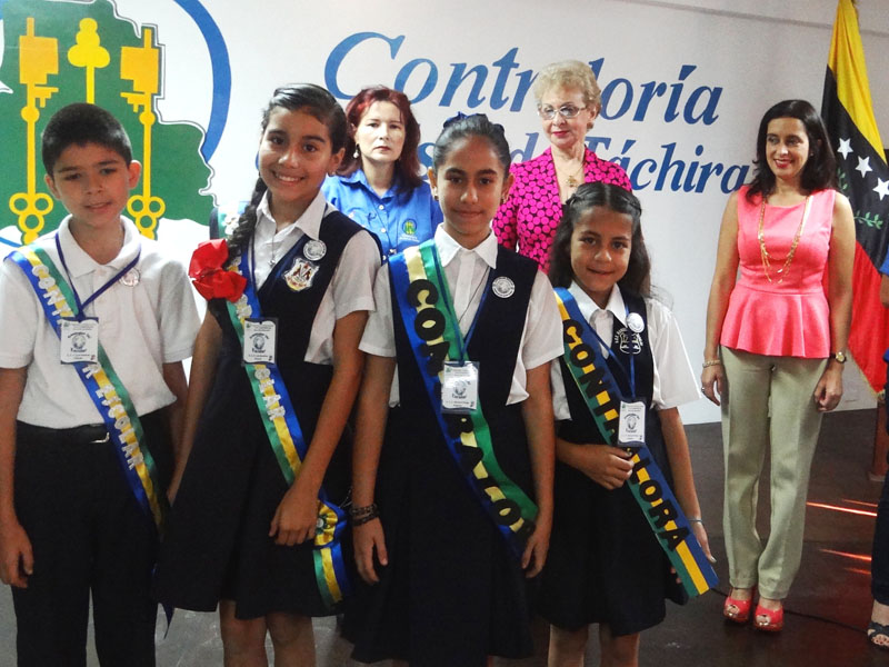XIII juramentacion de Niños y Niñas Contralores3