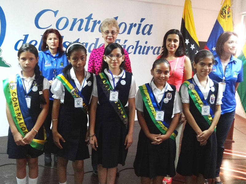 XIII juramentacion de Niños y Niñas Contralores11