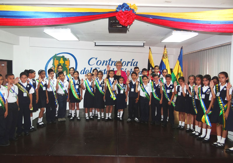 XIII juramentacion de Niños y Niñas Contralores16
