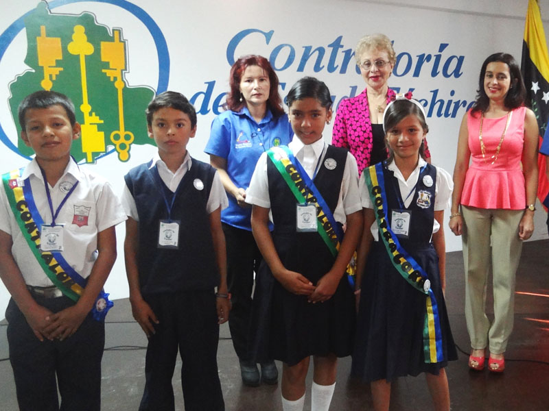XIII juramentacion de Niños y Niñas Contralores43