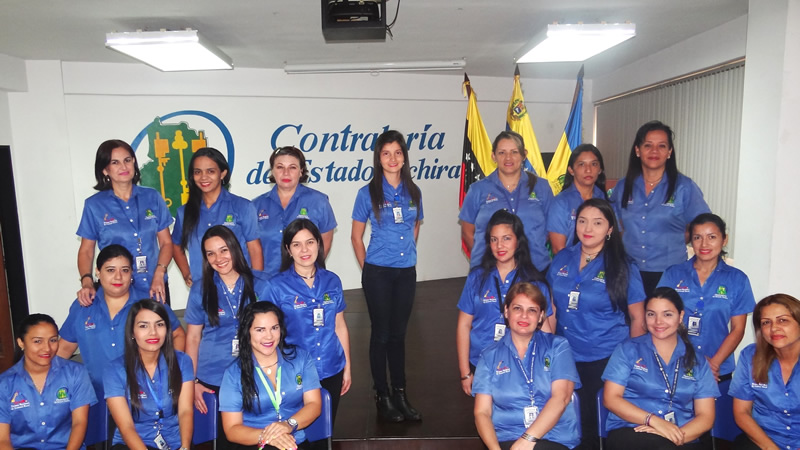 La Contraloría del Estado Táchira entregó bono económico a las secretarias en su Día
