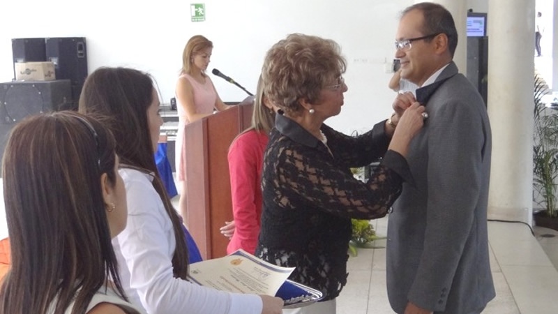 Contraloría del estado Táchira conmemoró XV aniversario de la Oficina de Atención al Público y condecoró funcionarios por años de servicio